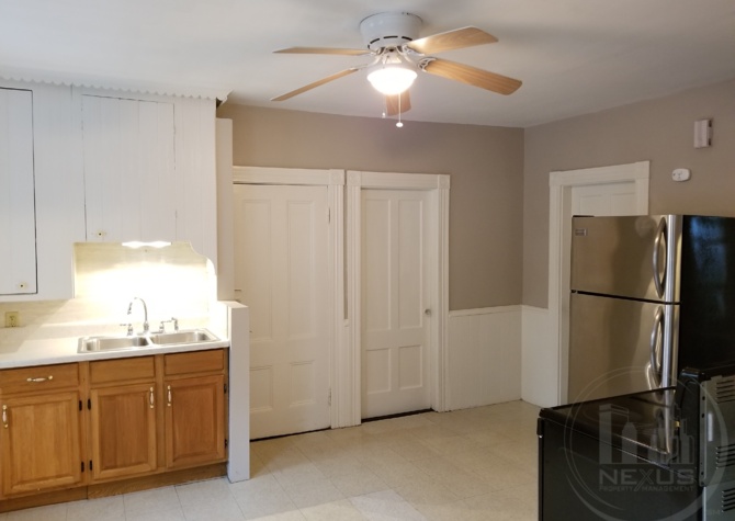 Houses Near [125 Elm St]1stFlr 2Bed ELECTRICINCLUDED NEWAppliances PetOK PrivEntry