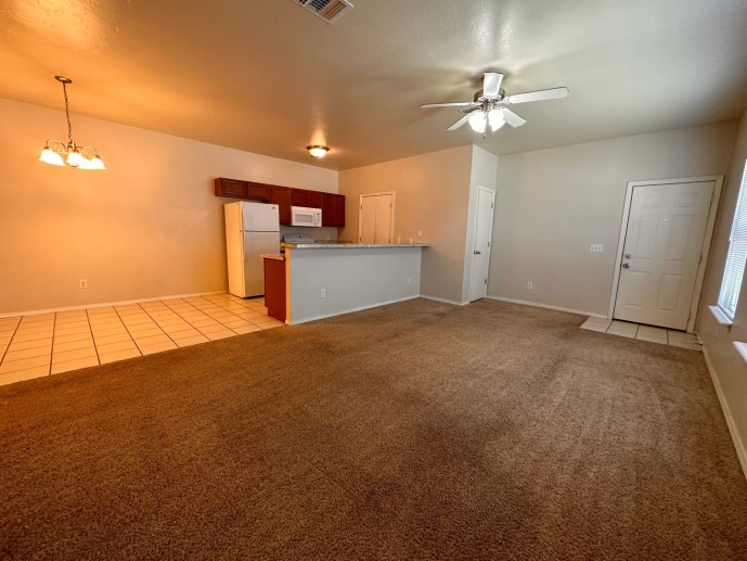 Beautiful 3 bed 2 bath Duplex!*****WINTER SPECIAL*****$500 OFF FIRST FULL MONTH*****