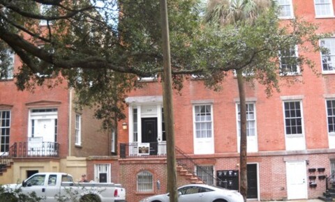 Apartments Near South 203 E. York St. for South University Students in Savannah, GA