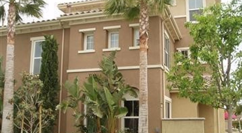 3BED /2.5BATH Townhome ( Three-story)  at Village at the Park in Camarillo