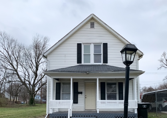 Houses Near 3 bed/1.5 Bath located @ 739 Allen In South Bend