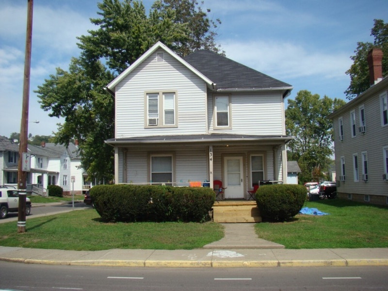 Ohio University 134 Mill Street College housing (1 room sublet)
