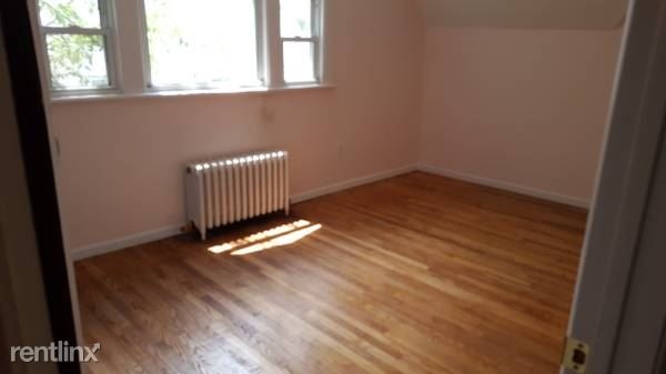 Renovated 2 Bedroom on 3rd Floor of Multi Family Home Located in Yonkers