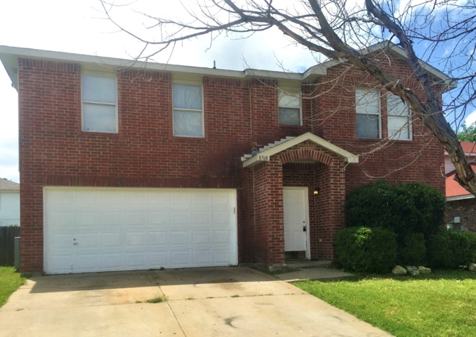 Houses Near Large Four Bedroom, Two and Half Bath in Fort Worth, TX!!