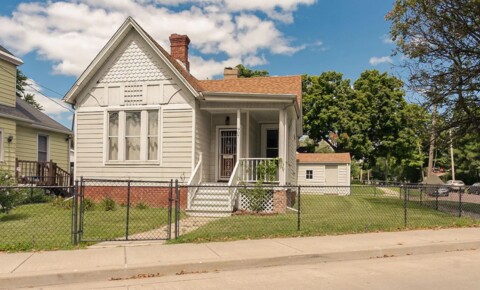 Houses Near Methodist College Charming Home, Amazing Location! for Methodist College Students in Peoria, IL