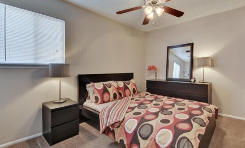 Apartments Near Everest Institute-Austin Villas Del Sol for Everest Institute-Austin Students in Austin, TX