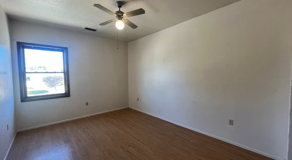 Large 3 Bedroom 2 Bathroom Home In ABQ!