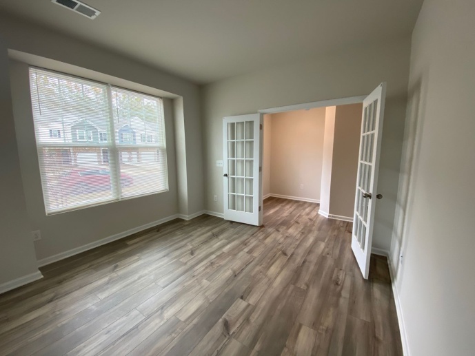 Room in 4 Bedroom Townhome at Cottage Crest Ln