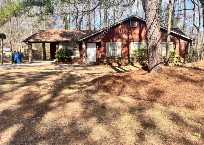 Houses Near Reduced rate! Charming 3-bed, 2-bath home in Riverdale, GA!