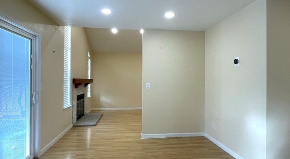 Lovely 3 Bedroom 2.5 Bath home for rent in Hayward