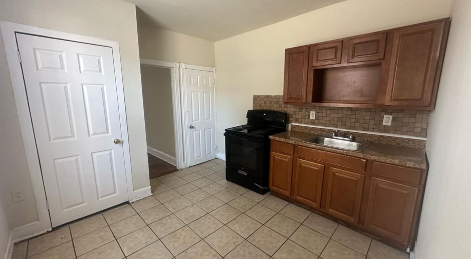3 BED 1.5 BATH HOME FOR RENT.