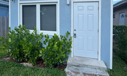 Houses Near Yeshivah Gedolah Rabbinical College Renovated 2/1 Home With Private Fenced In Yard for Yeshivah Gedolah Rabbinical College Students in Miami Beach, FL