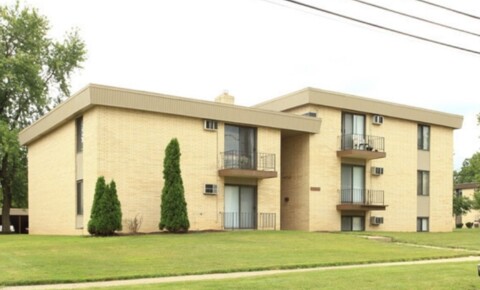 Apartments Near Notre Dame 15312 Maple Park Dr for Notre Dame College Students in Cleveland, OH