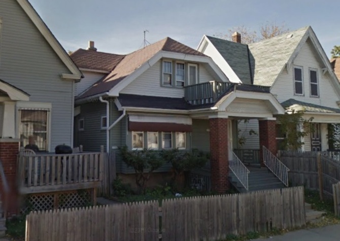 Houses Near 2BR apartment in Milwaukee