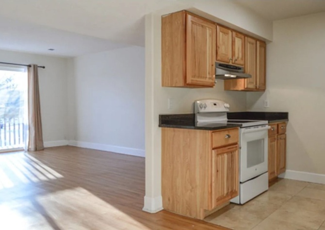 Apartments Near GREAT LOCATION 2 Bed 1 Bath Condo in Louisville-Available NOW!