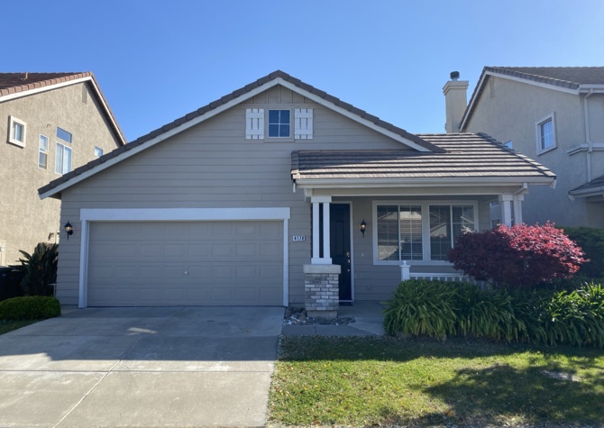 Houses Near 4 bedroom home in North Natomas