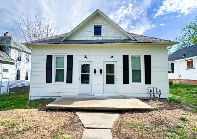 Houses Near ** Recently Reduced** Newly remodeled 2 bedroom duplex! 