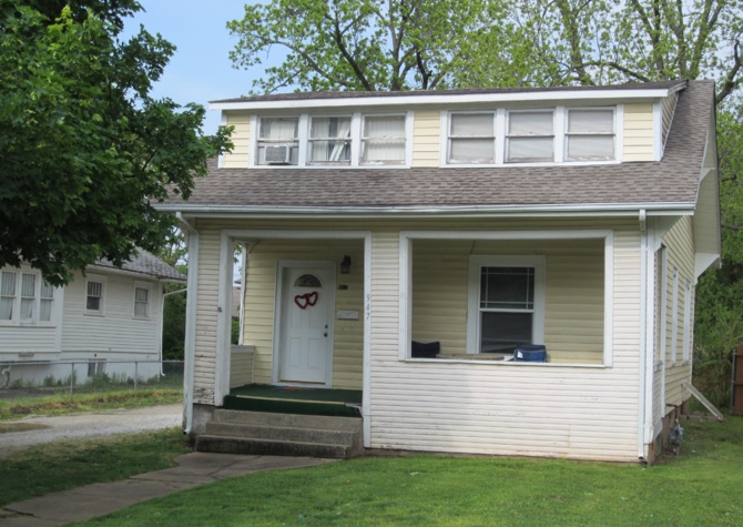 Houses Near 947 S Holland - 4BR House Across from MSU Campus!