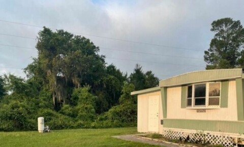 Houses Near Leesburg Open Floor Plan home on Private Spacious Lot for Leesburg Students in Leesburg, FL
