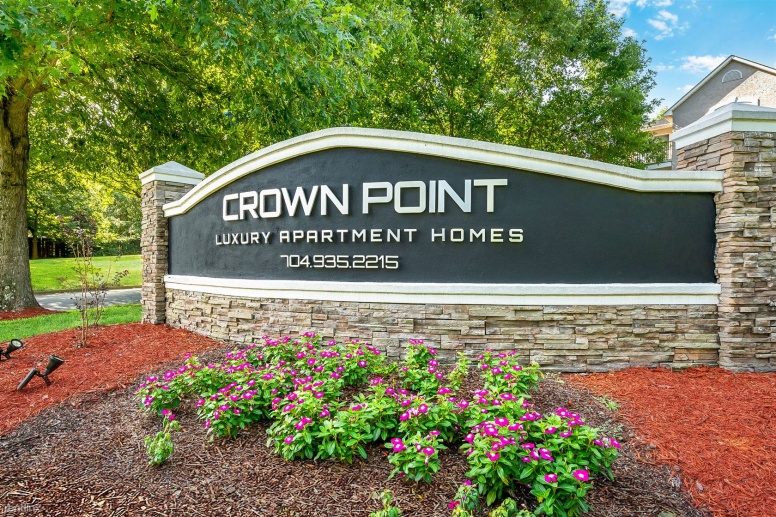 Crown Point Apartment Homes @ Crown Point Circle