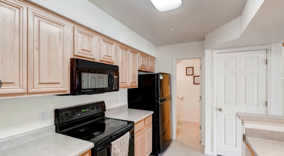 2 Bed 3 Bath Townhome in Central Boulder - Available June 10, 2024!
