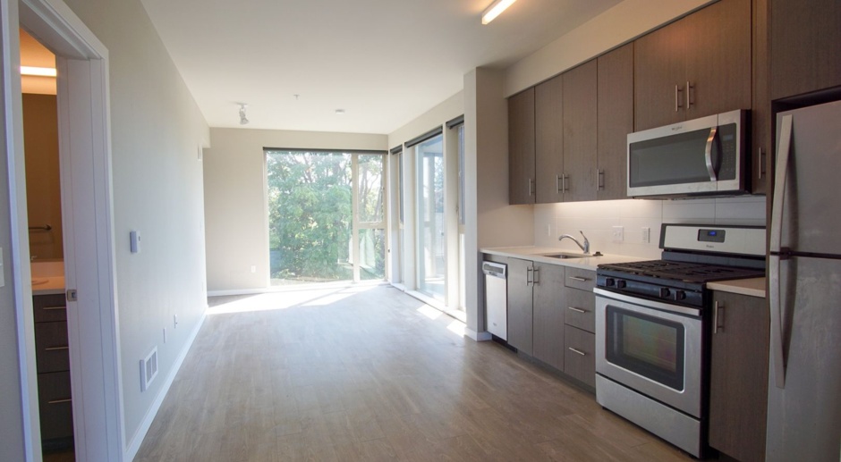 Top Floor Corner Sellwood Beauty with Dishwasher & W/D!
