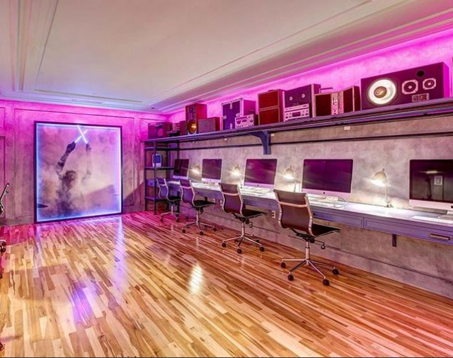 Studio in Luxury Building (Hub Ann Arbor)