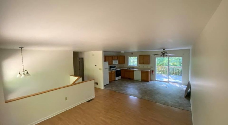 103 Grandview Rd - 4 bed/2 bath Single Family Home