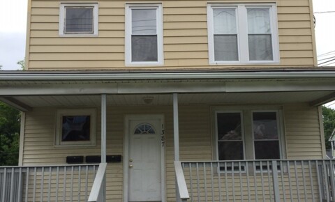 Apartments Near Wesleyan 1387 Corbin Ave. for Wesleyan University Students in Middletown, CT