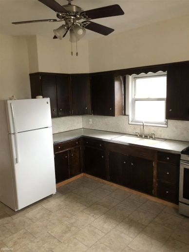 Renovated 1 Bed Apt w/ Office in Multi-Family Home - Laundry - Parking - Yard - Tarrytown