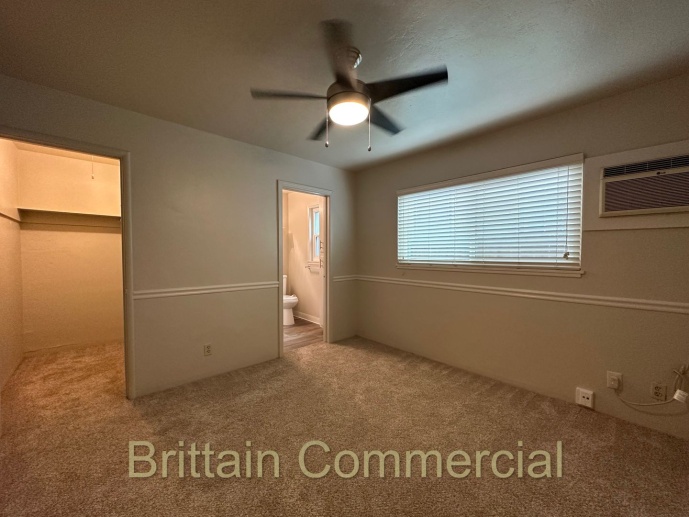 Upstairs, Awesome Location, Walk Score of 98/100 ~ $1,000 moves you in today, no rent for 30 days*!