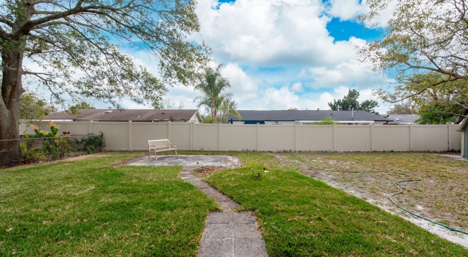 Charming 3-bedroom, 2-bathroom house in the prime location of Winter Park