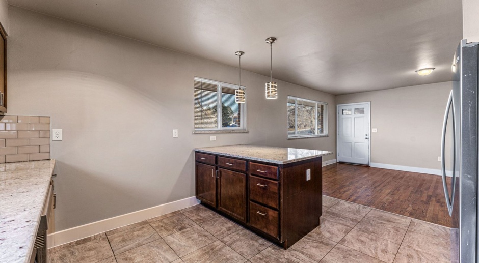 Littleton Townhome, Large Recently Renovated End Unit!