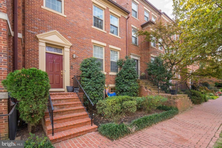 Beautiful and Spacious 4-Bedroom Townhouse