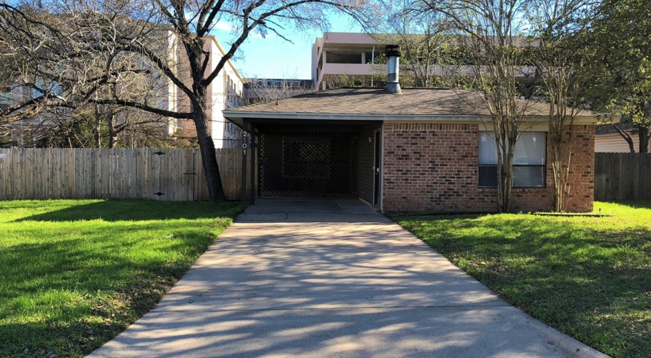 Spacious 2 bedroom home in College Station
