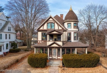 1893 Victorian home in the Highland area