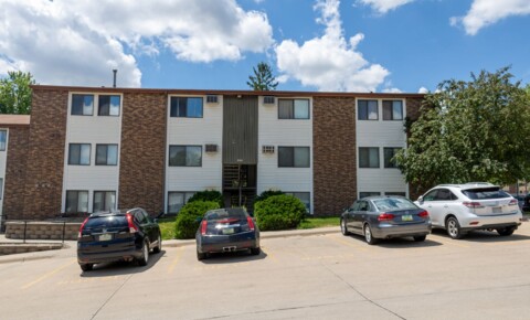 Apartments Near La James International College-Iowa City $925 | 2 Bedroom, 1 Bathroom Apartment | No Pets Allowed | Available for August 1st, 2024 Move In! for La James International College-Iowa City Students in Iowa City, IA