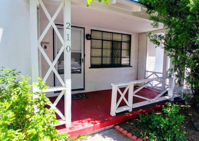 Houses Near 2 Bedroom Bungalow with Flair in the Heart of Nob Hill 