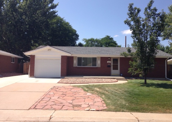 Houses Near Gorgeous! Remodeled 4BR/2BA - Available 09/15!