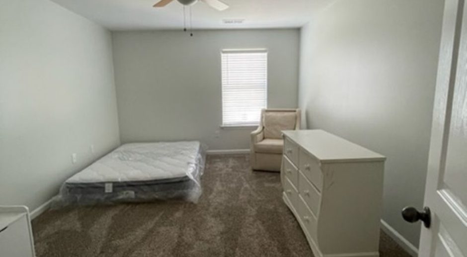 Knoxville 37932 -  Hardin Valley Schools - Updated 3 bedroom, 2.5 bath - Contact Debra Johnson (865) 591-8281