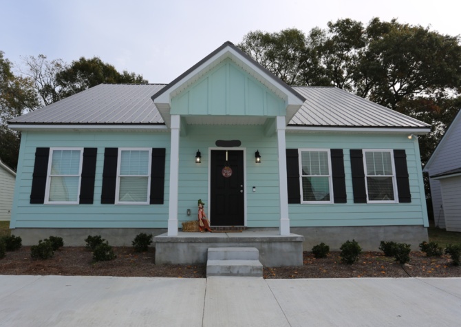 Houses Near NEW 2 Bedroom Cottages for Fall 24