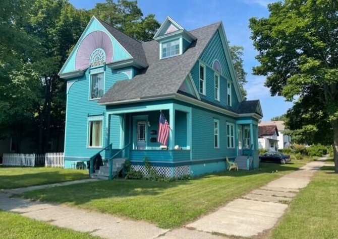 Houses Near Beautiful Victorian Two bed; one bath lower level