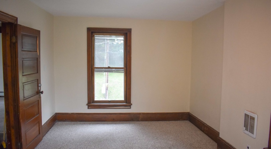 Student Housing! 4 Bedroom Home Close to LHU with Washer/Dryer