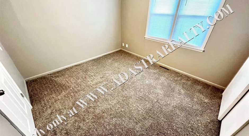 MOVE IN SPECIAL!! Affordable duplex in Kansas City, KS-Available NOW!! MOVE IN SPECIAL $300 OFF 2nd Month's Rent With March 1st or Sooner Move In!!!