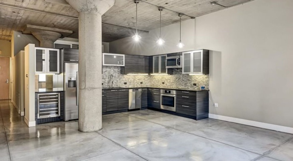Sophisticated & Chic 2-Level Loft in SOMA w/ Secured Parking~W/D In Unit Inc.  