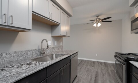 Apartments Near NWC Heatherwood Apartments | NEWLY RENOVATED! for Northwestern College Students in Saint Paul, MN