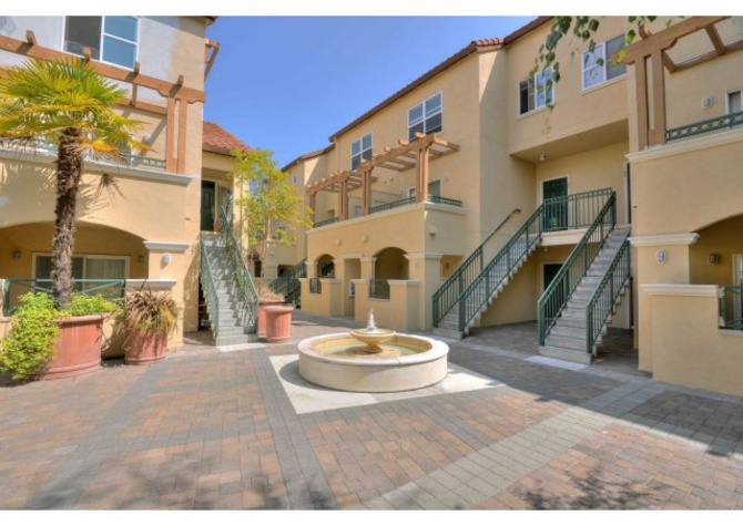 Houses Near 3 Bedroom Condo In Mountain View!