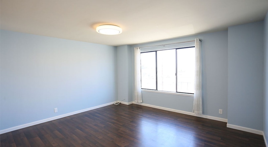 Top Full Floor 3BR/1.5BA flat in Central Richmond,1 car parking included,Shared Yard/Laundry (718 26th Avenue)