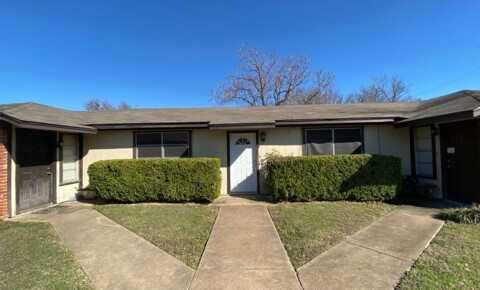 Houses Near Waco Sanger Avenue TriPlexes *LEASING SPECIAL AVAILABLE* for Waco Students in Waco, TX