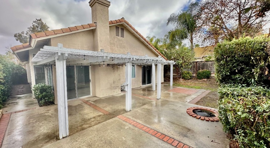 Charming Single-Story 3bed 2bath Home in the Desirable City of Temecula!